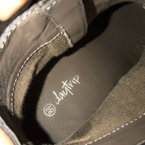 Grey and black Daytrip Clogs 🖤 - Picture 4 of 6